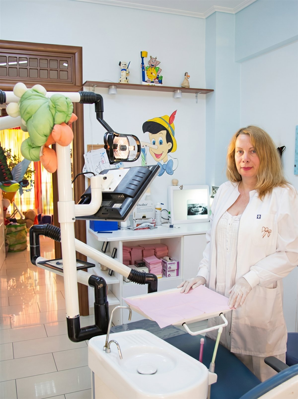 Η Δρ. Μαρία Καρανίκα στο ιατρείο